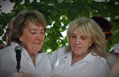 Hélène Martin avec Francesca Solleville le 27 Juillet 2009 à la remise du Prix Jacques Douai au festival de Barjac